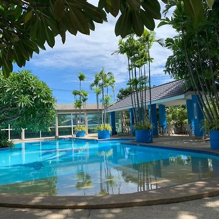 Blue Garden Resort Pattaya Pantai Jomtien Bagian luar foto