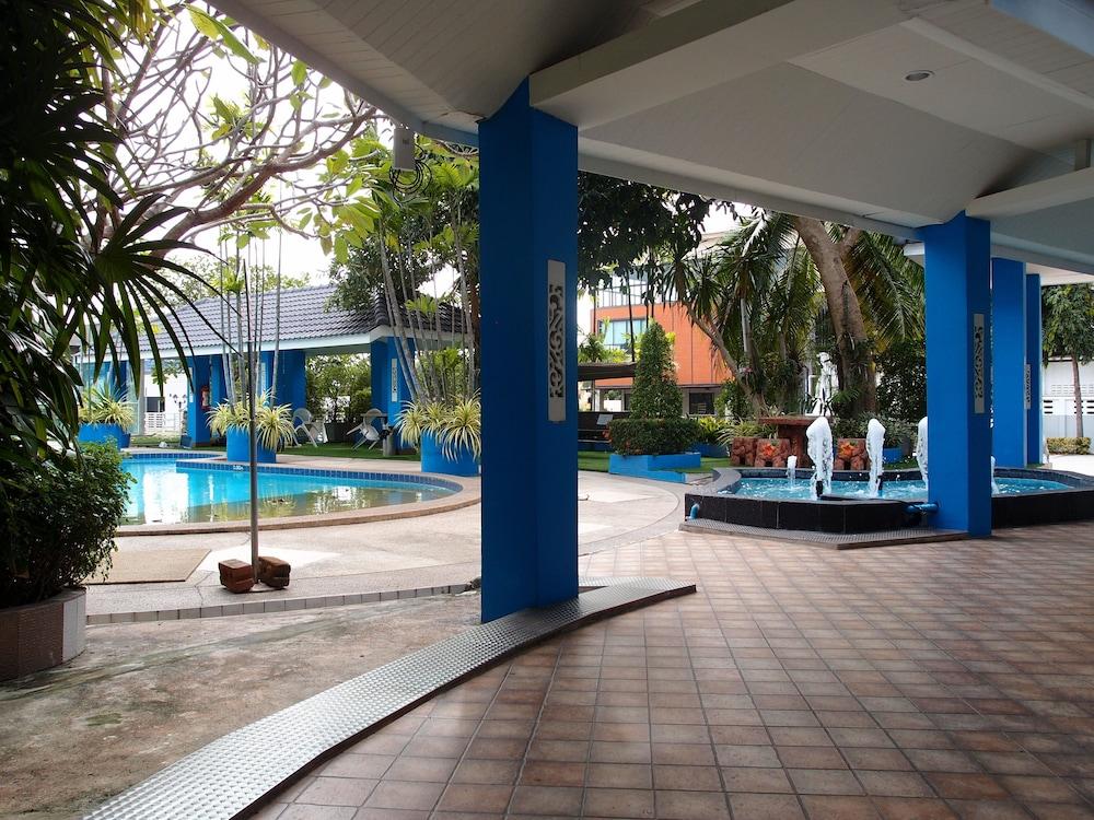 Blue Garden Resort Pattaya Pantai Jomtien Bagian luar foto